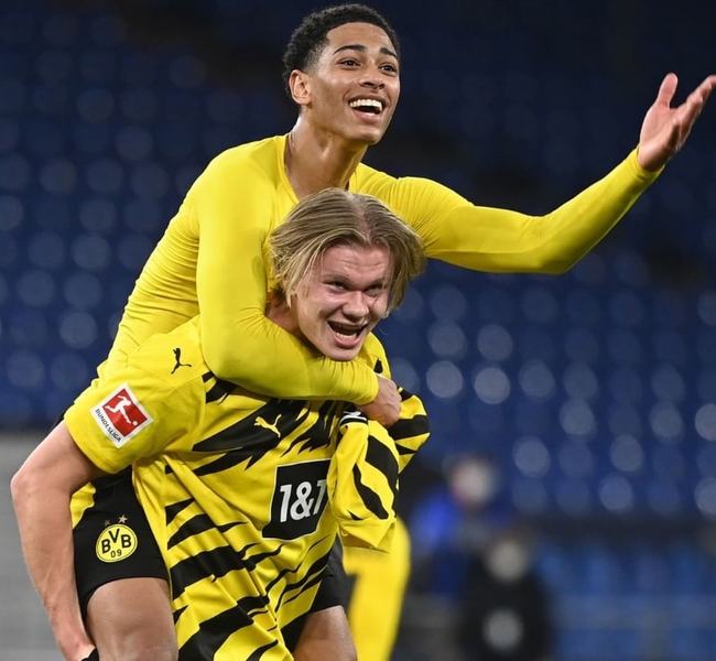 他数次头球 他数次头球