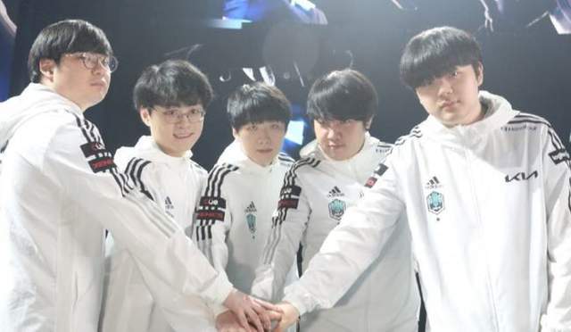 对位中具备 对位中具备